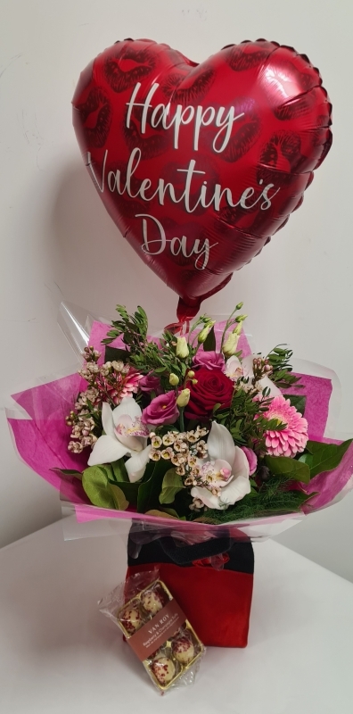 Valentines Flowers & balloon